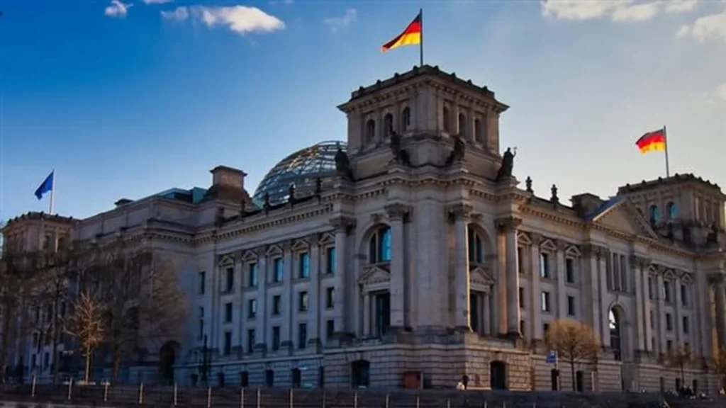 خطة ألمانية جديدة لتنظيم رفع أسعار الوقود في المحطات مرة واحدة يومياً